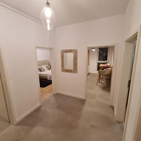 Apartment Mv *