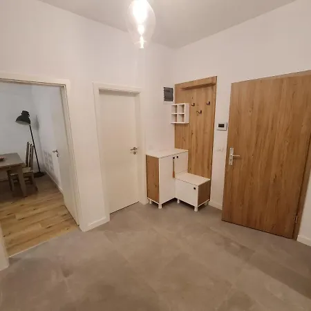 Apartment Mv *